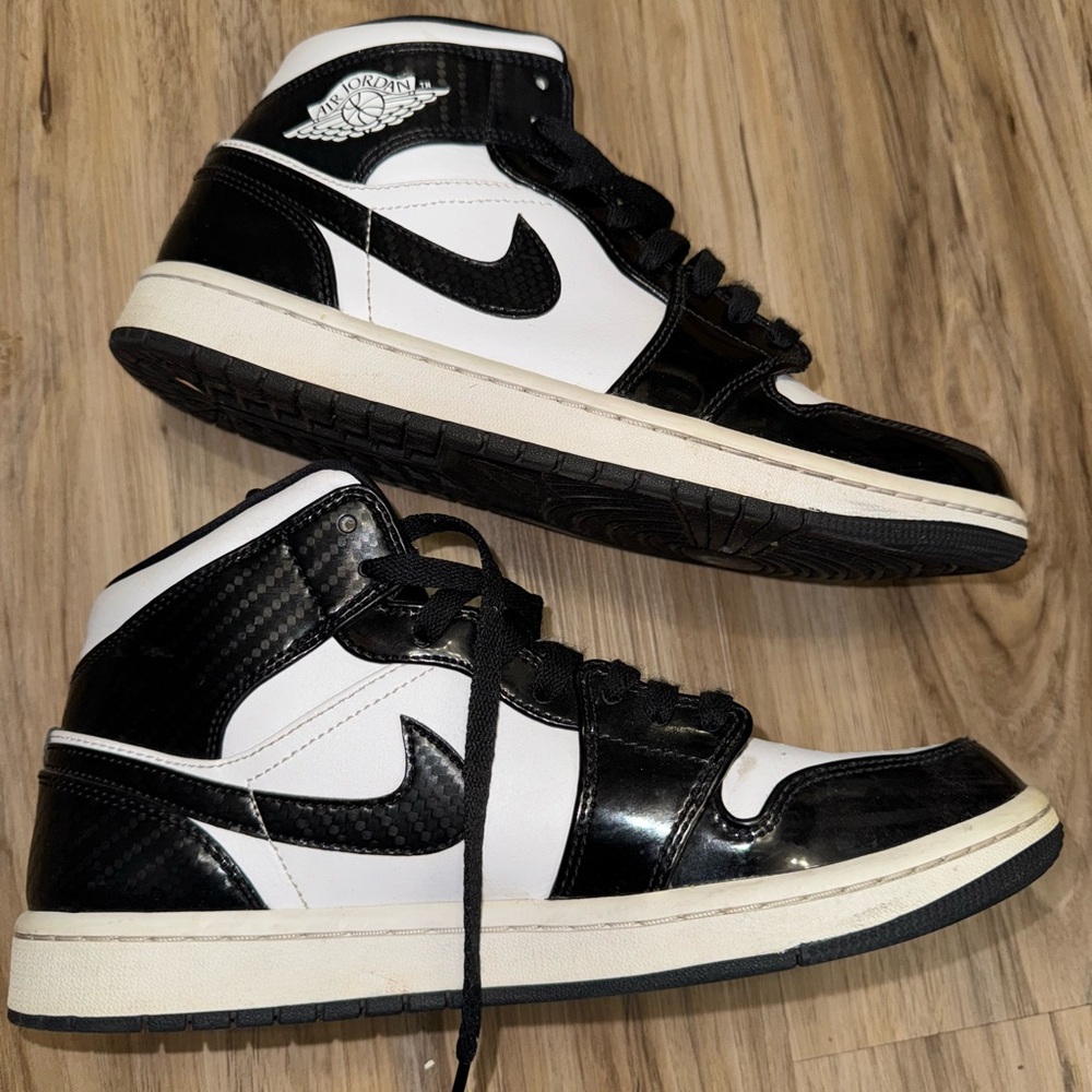 AIR JORDAN 1 MID SE CARBON FIBER SNEAKERS 8.5 MENS